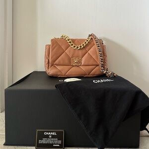 Chanel 19 21P Brown Medium Handbag